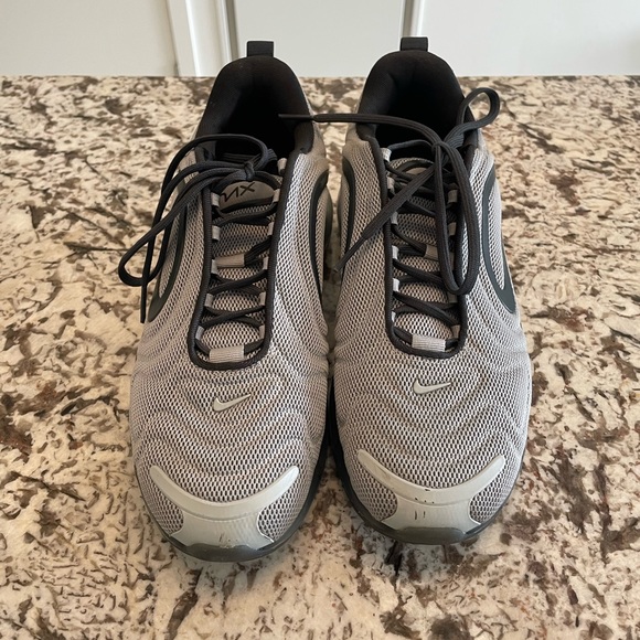 Nike air max. Lightly worn. - Picture 2 of 5